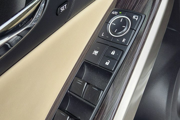 Lexus IS 2.5 Hybrid Hand Free PDC Jasna Skóra Kamera Ast. park Navi Serwis zdjęcie 18