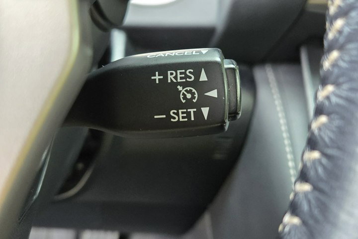 Lexus IS 2.5 Hybrid Hand Free PDC Jasna Skóra Kamera Ast. park Navi Serwis zdjęcie 20