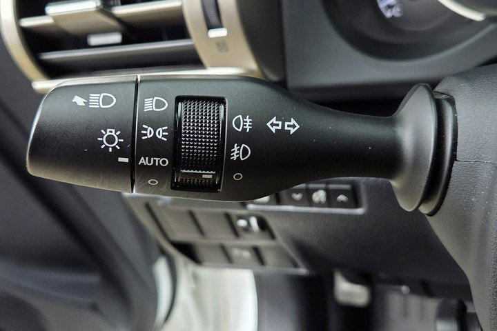 Lexus IS 2.5 Hybrid Hand Free PDC Jasna Skóra Kamera Ast. park Navi Serwis zdjęcie 25