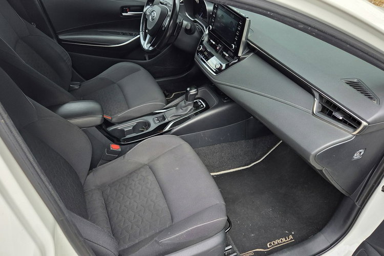 Toyota Corolla 2.0HSD 184KM Full Led El. klapa Hand free Grzane fotele zdjęcie 9