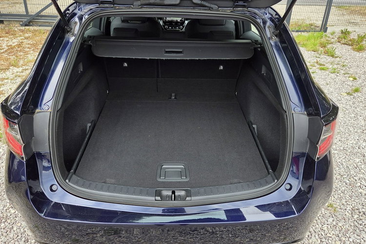 Toyota Corolla 1.8 HSD 122KM FV 23% 76 tyś km Ast. Pasa Kamera Grzane fotele zdjęcie 11