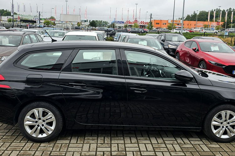 Peugeot 308 SW Model 2020 , nawigacja, czytanie znaków, kontrola pasa ruchu, led zdjęcie 5
