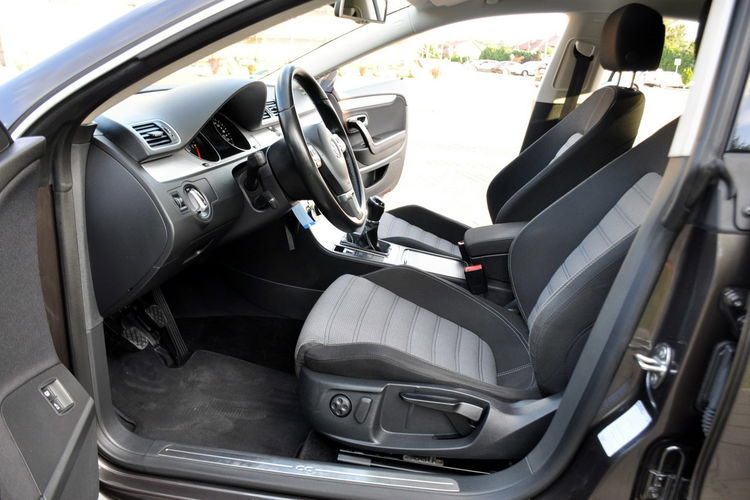 Volkswagen CC 2.0TDI(140KM) Bi-Xenon Duża Navi Welur 2xParktronik I Wł Alu17"ASO zdjęcie 21