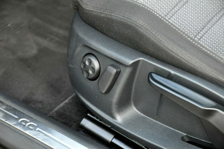 Volkswagen CC 2.0TDI(140KM) Bi-Xenon Duża Navi Welur 2xParktronik I Wł Alu17"ASO zdjęcie 23