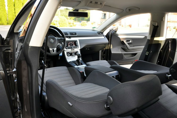 Volkswagen CC 2.0TDI(140KM) Bi-Xenon Duża Navi Welur 2xParktronik I Wł Alu17"ASO zdjęcie 28
