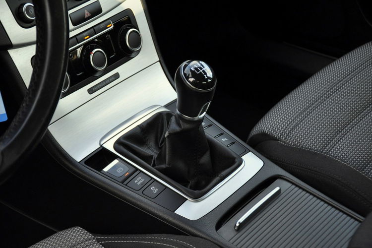 Volkswagen CC 2.0TDI(140KM) Bi-Xenon Duża Navi Welur 2xParktronik I Wł Alu17"ASO zdjęcie 34