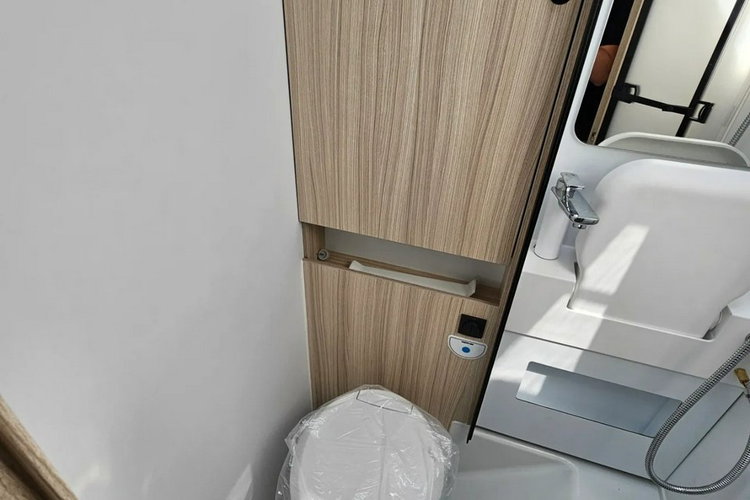 inny Adria Sunliving S 72 DL zdjęcie 16