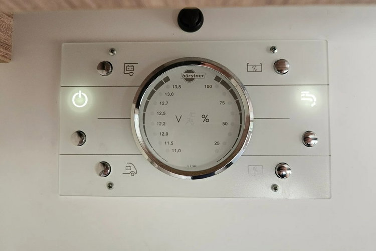 inny Burstner Delfin 690 G zdjęcie 11