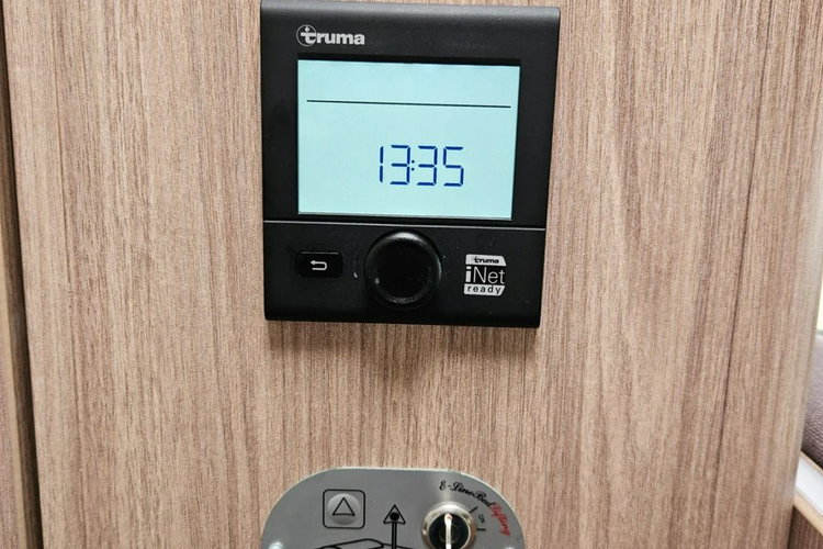 inny Burstner Delfin 690 G zdjęcie 12