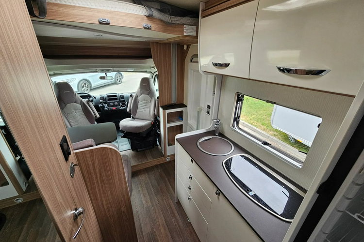 inny Burstner Delfin 690 G zdjęcie 8