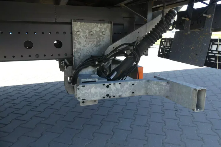 Mercedes ATEGO 1218 / KONTENER + WINDA / EURO 6 / AUTOMAT / zdjęcie 15