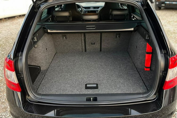 Skoda Octavia 184km RS Front Assist zdjęcie 23