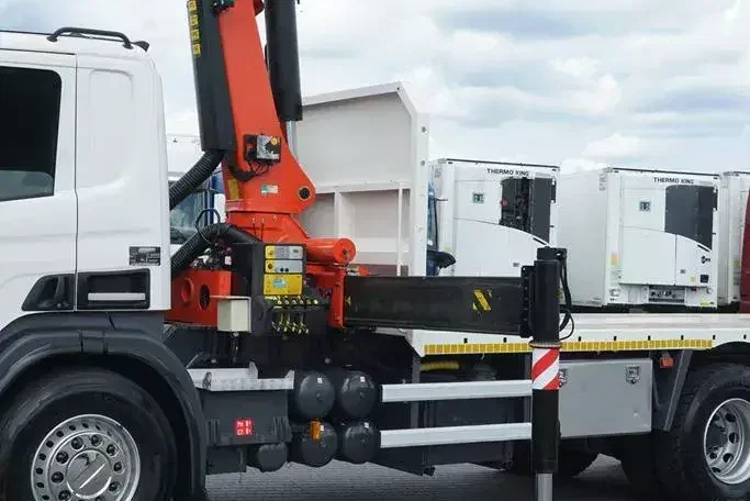 Scania / P 420 / 8 X 4 / TRIDEM / SKRZYNIOWY + HDS / PALFINGER PK 26002 / WYS. 12 M / DŁ. 8 M zdjęcie 22