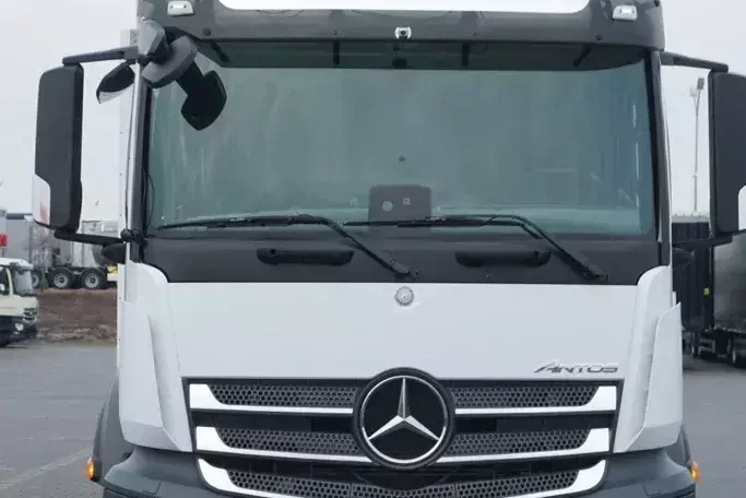 Mercedes ANTOS / 2535 / EURO 6 / CHŁODNIA + WINDA / 23 PALETY / OŚ SKRĘTNA zdjęcie 15