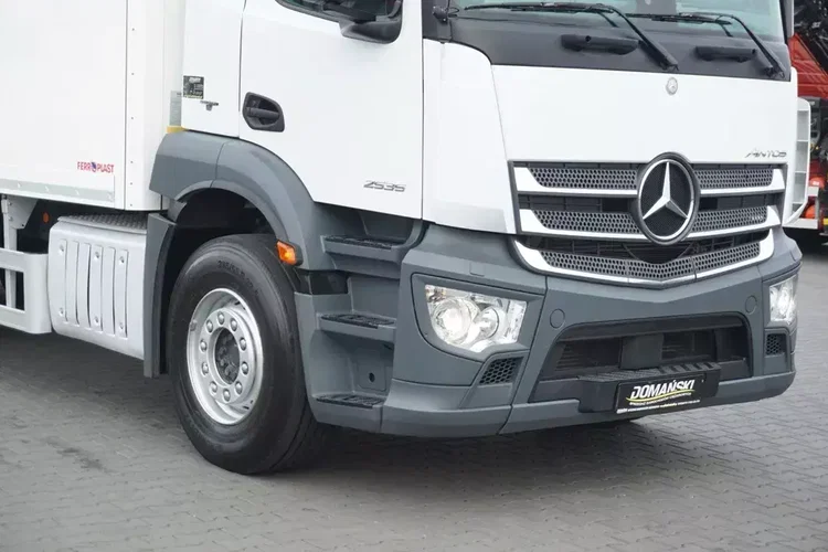 Mercedes ANTOS / 2535 / EURO 6 / CHŁODNIA + WINDA / 23 PALETY / OŚ SKRĘTNA zdjęcie 27