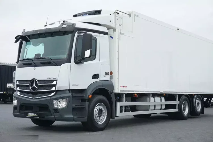 Mercedes ANTOS / 2535 / EURO 6 / CHŁODNIA + WINDA / 23 PALETY / OŚ SKRĘTNA zdjęcie 40