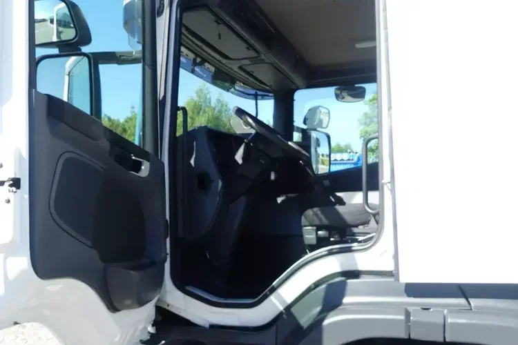 Scania P400 / 8x4 / WYWROTKA / HYDROBURTA / MANUAL / RETARDER / zdjęcie 22