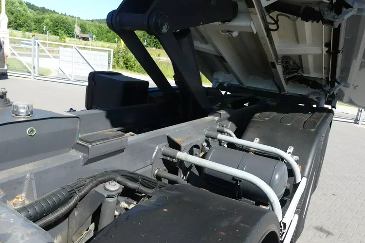 Scania P400 / 8x4 / WYWROTKA / HYDROBURTA / MANUAL / RETARDER / zdjęcie 6