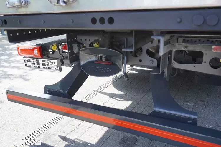 Mercedes Actros 2545 MP5 6x2 E6 / Chłodnia hakowa Kiesling / Carrier Supra 1250 zdjęcie 12