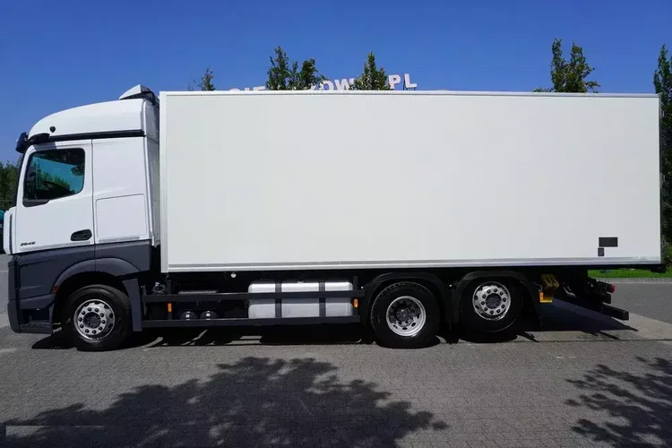 Mercedes Actros 2545 MP5 6x2 E6 / Chłodnia hakowa Kiesling / Carrier Supra 1250 zdjęcie 2