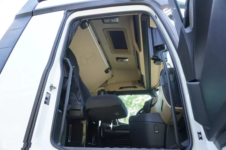 Mercedes Actros 2545 MP5 6x2 E6 / Chłodnia hakowa Kiesling / Carrier Supra 1250 zdjęcie 29