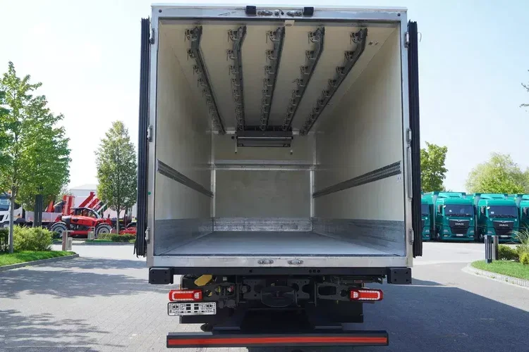 Mercedes Actros 2545 MP5 6x2 E6 / Chłodnia hakowa Kiesling / Carrier Supra 1250 zdjęcie 4