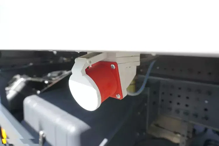 Mercedes Actros 2545 MP5 6x2 E6 / Chłodnia hakowa Kiesling / Carrier Supra 1250 zdjęcie 6