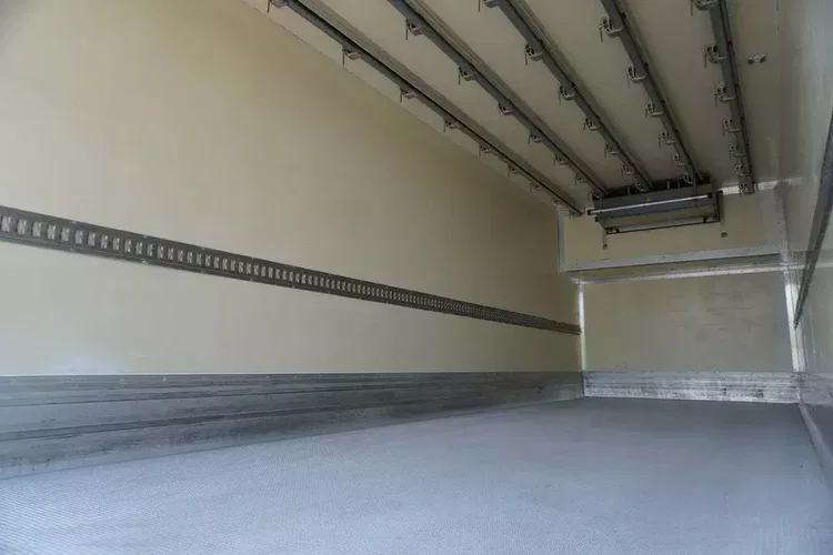 Mercedes Actros 2545 MP5 6x2 E6 / Chłodnia hakowa Kiesling / Carrier Supra 1250 zdjęcie 8