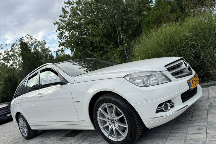 Mercedes C 180 NOWY ROZRZĄD Bardzo zadbana - 100% oryginalny przebieg zdjęcie 1