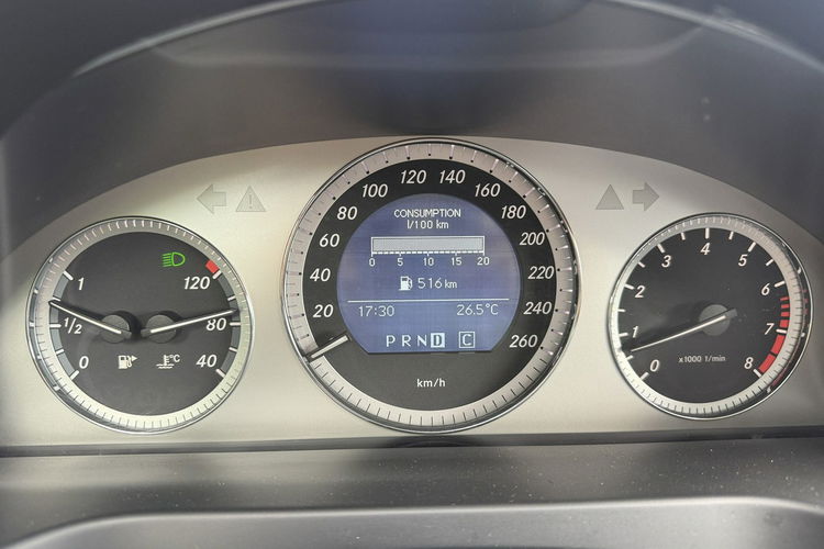 Mercedes C 180 NOWY ROZRZĄD Bardzo zadbana - 100% oryginalny przebieg zdjęcie 12