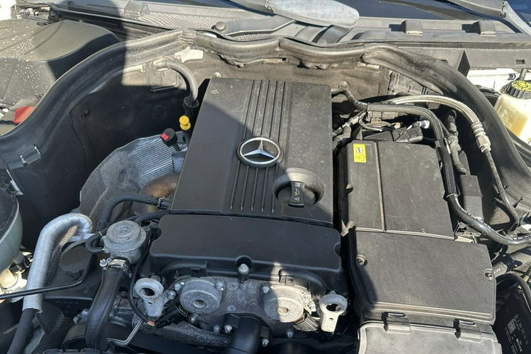 Mercedes C 180 NOWY ROZRZĄD Bardzo zadbana - 100% oryginalny przebieg zdjęcie 16