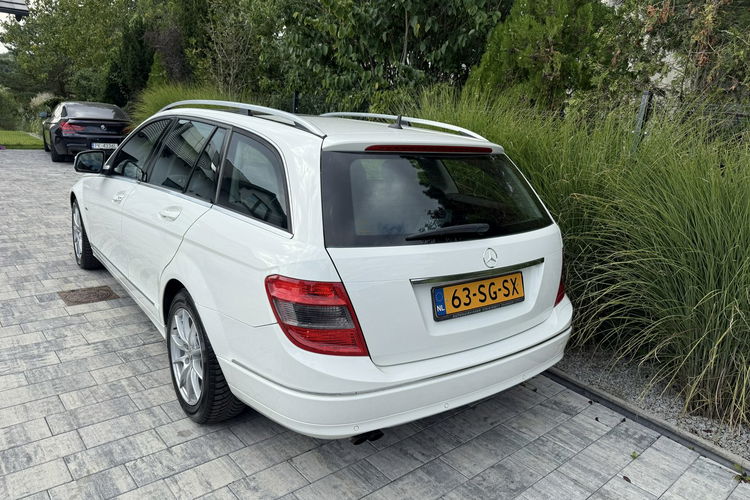 Mercedes C 180 NOWY ROZRZĄD Bardzo zadbana - 100% oryginalny przebieg zdjęcie 18