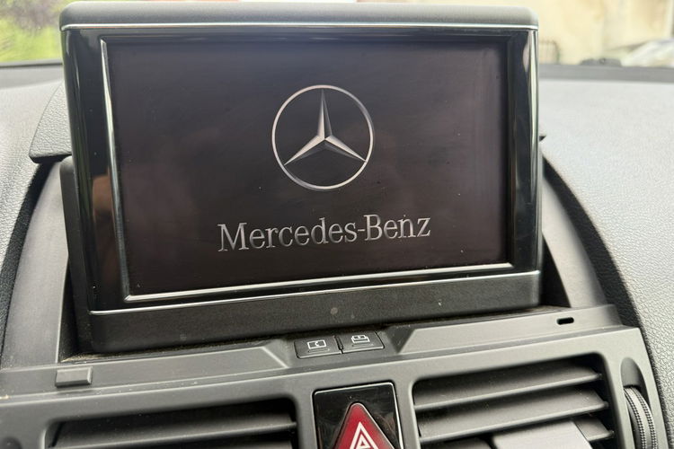 Mercedes C 180 NOWY ROZRZĄD Bardzo zadbana - 100% oryginalny przebieg zdjęcie 21