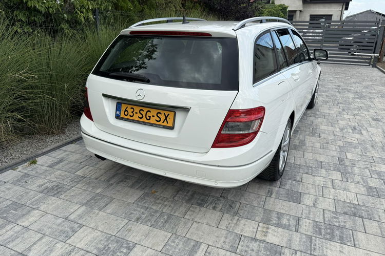 Mercedes C 180 NOWY ROZRZĄD Bardzo zadbana - 100% oryginalny przebieg zdjęcie 23