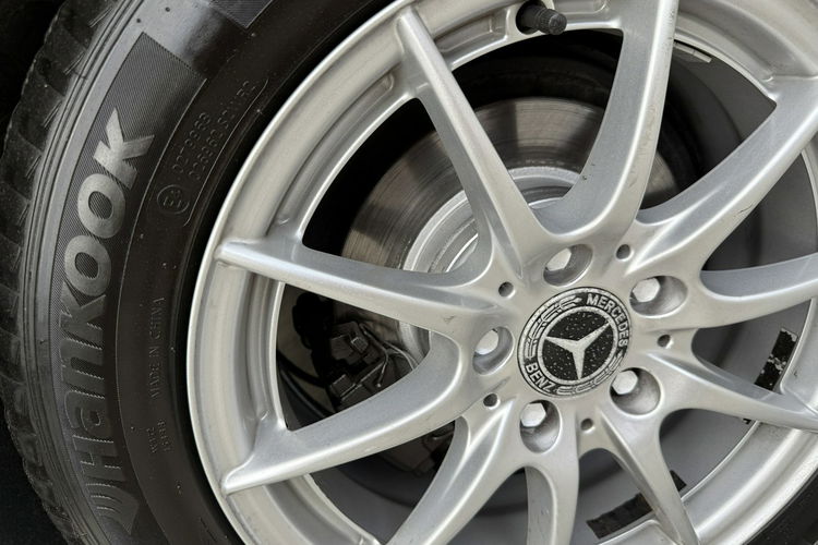 Mercedes C 180 NOWY ROZRZĄD Bardzo zadbana - 100% oryginalny przebieg zdjęcie 24