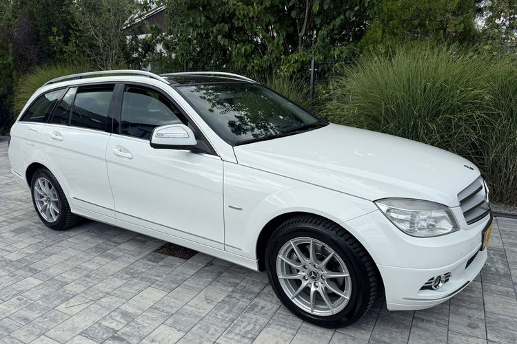 Mercedes C 180 NOWY ROZRZĄD Bardzo zadbana - 100% oryginalny przebieg zdjęcie 25