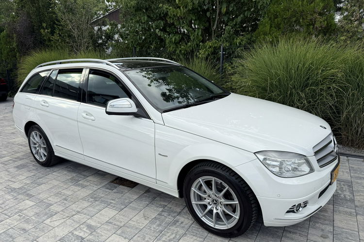 Mercedes C 180 NOWY ROZRZĄD Bardzo zadbana - 100% oryginalny przebieg zdjęcie 26