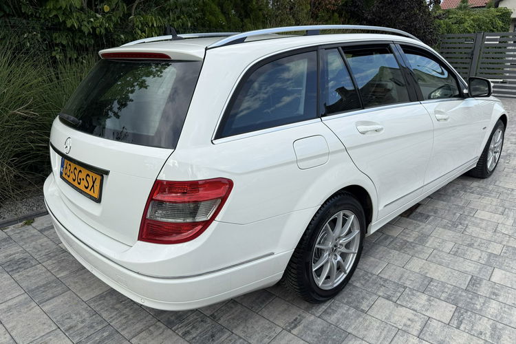 Mercedes C 180 NOWY ROZRZĄD Bardzo zadbana - 100% oryginalny przebieg zdjęcie 28