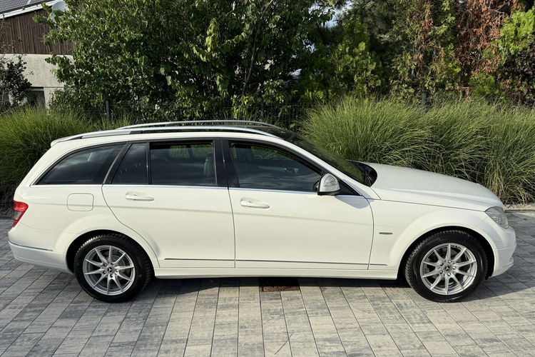 Mercedes C 180 NOWY ROZRZĄD Bardzo zadbana - 100% oryginalny przebieg zdjęcie 30