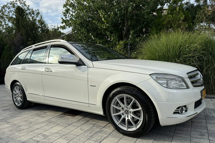 Mercedes C 180 NOWY ROZRZĄD Bardzo zadbana - 100% oryginalny przebieg zdjęcie 33