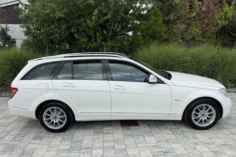 Mercedes C 180 NOWY ROZRZĄD Bardzo zadbana - 100% oryginalny przebieg zdjęcie 6