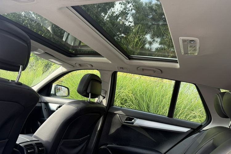 Mercedes C 180 NOWY ROZRZĄD Bardzo zadbana - 100% oryginalny przebieg zdjęcie 9