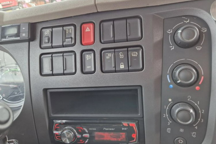 LF 250 DAF LF 250 FA / 3 MIEJSCA SIEDZĄCE / KONTENER / WINDA ZEPRO 1500KG zdjęcie 16