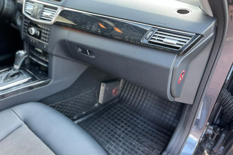 E 200 Mercedes-Benz E212 Avantgarde zdjęcie 23
