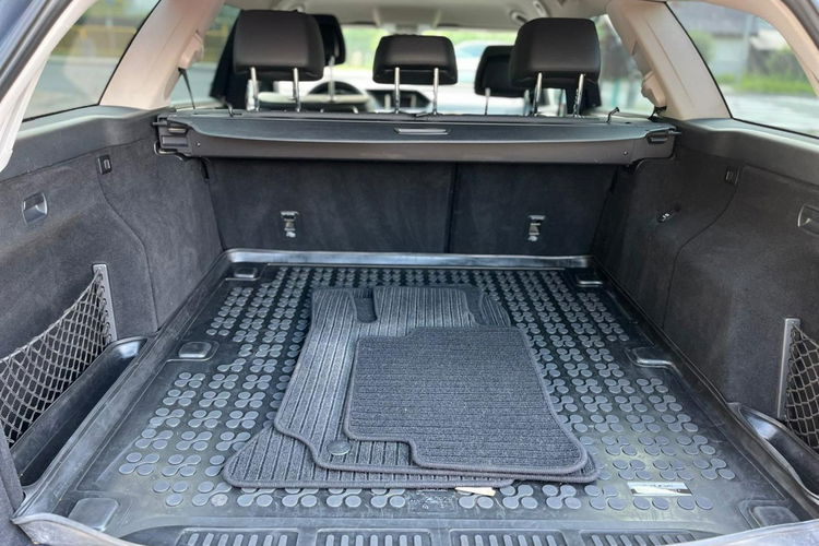 E 200 Mercedes-Benz E212 Avantgarde zdjęcie 26