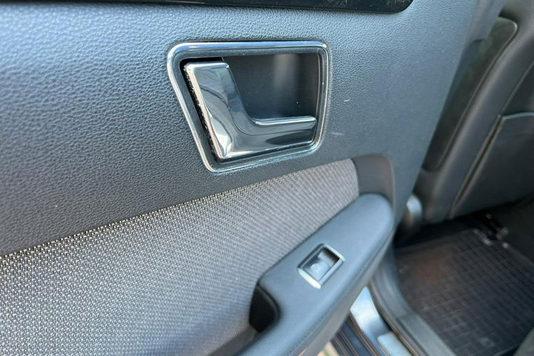 E 200 Mercedes-Benz E212 Avantgarde zdjęcie 31