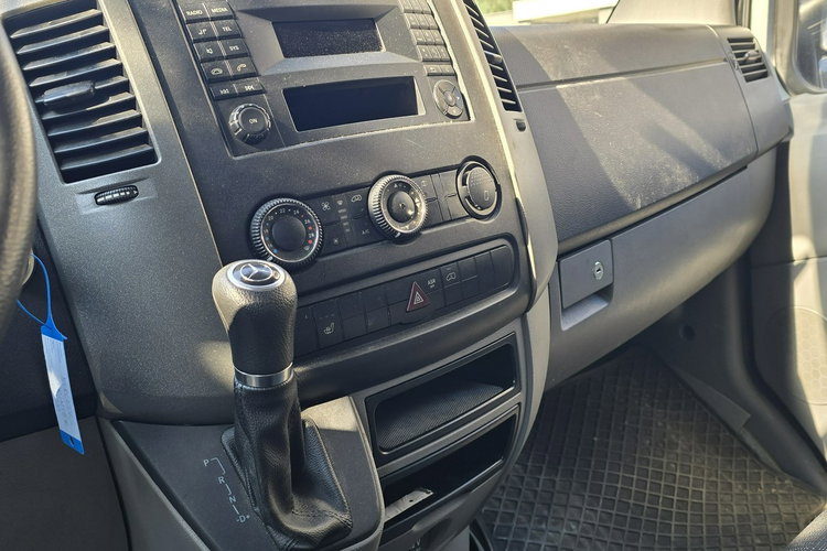 Mercedes Sprinter 319 CDi 3.0 CDi 190KM / Kontener z windą zdjęcie 10