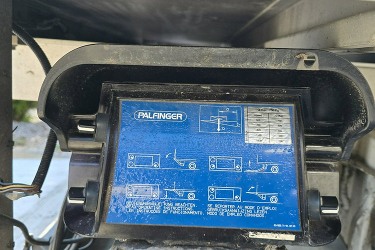 Mercedes Sprinter 319 CDi 3.0 CDi 190KM / Kontener z windą zdjęcie 6