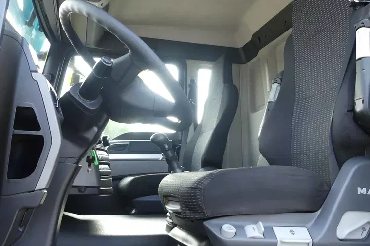 TGS 26.360 / 6x4 / / MANUAL / PALFINGER PK 16001 / zdjęcie 21