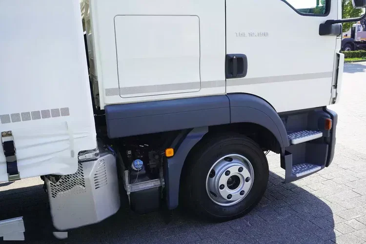 MAN TGL 12.190 / Firanka 19 EPAL / kab. sypialna zdjęcie 15